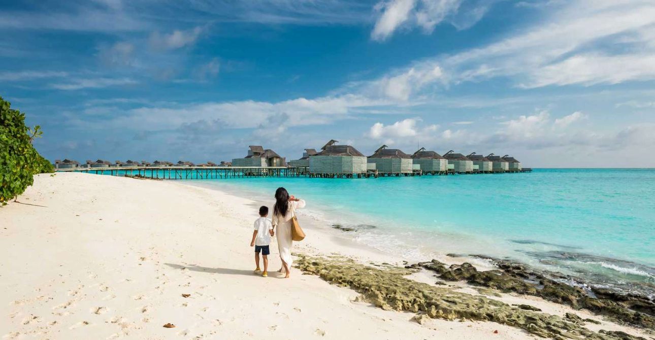 mother-son-maldives-vacation-MALDIVEMISS0820-aecf8960655243e8b0ef311082a92729